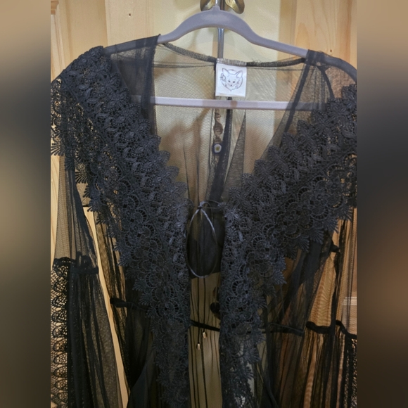 Elegant Sheer Black Lace Robe - Picture 3 of 8